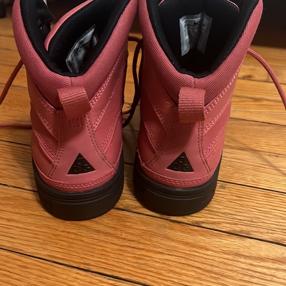 Nike boots - Picture 4 of 10